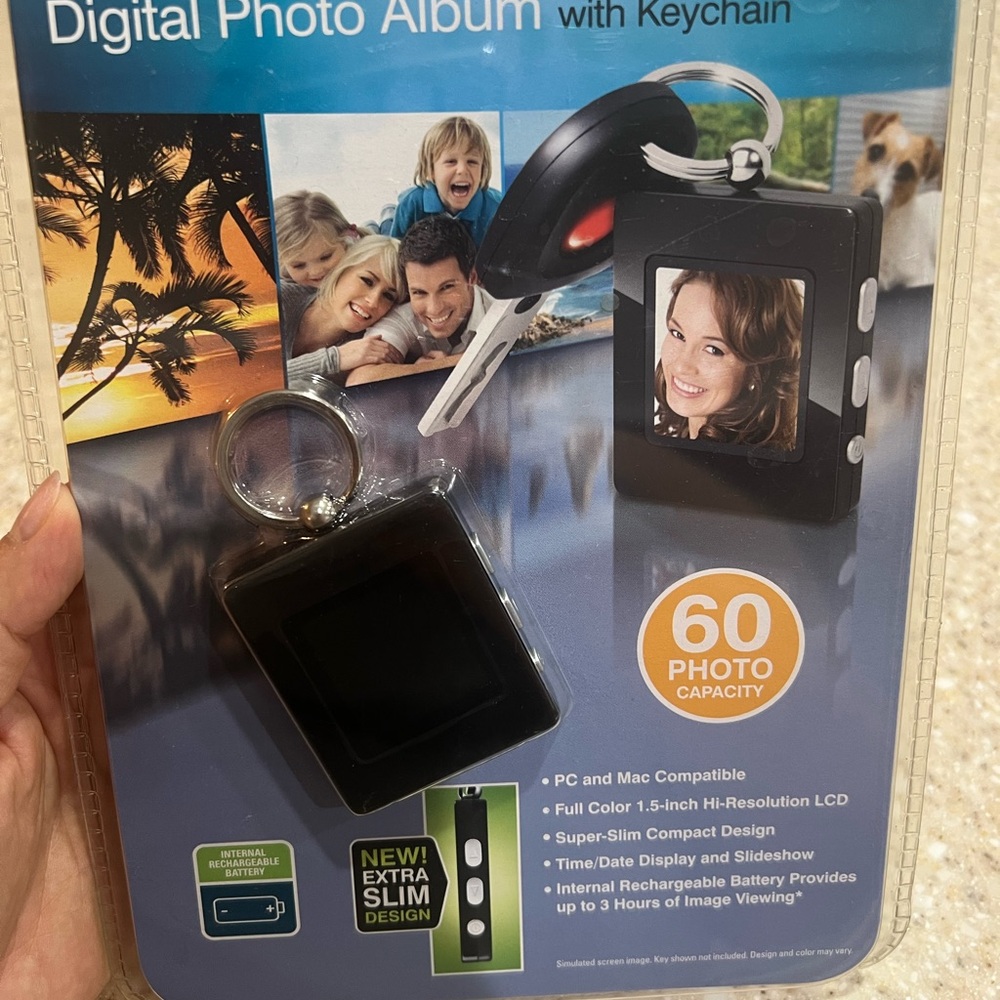 Digital Photo Album Keychain with LCD Display
